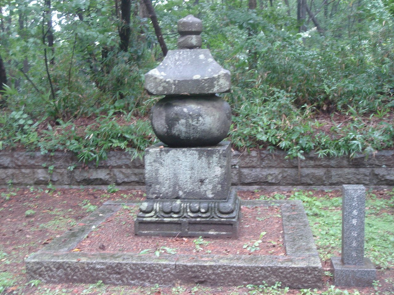 南部信長の墓(聖寿禅寺)