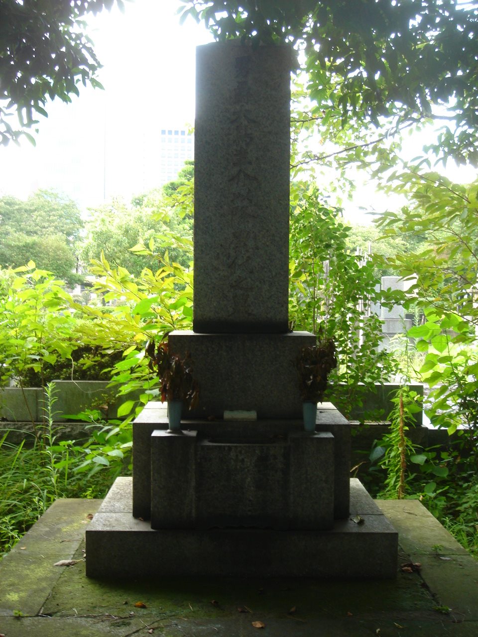 大鳥圭介の墓（青山霊園）