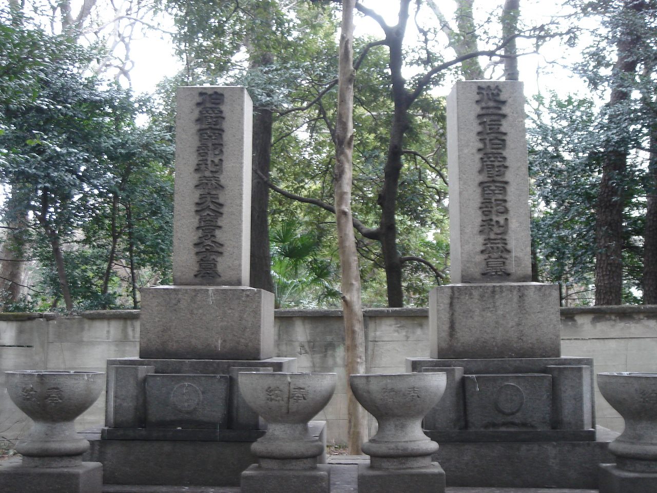 南部利恭の墓(護国寺)